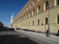 Bayerische Staatsbibliothek und Ludwigskirche.jpg